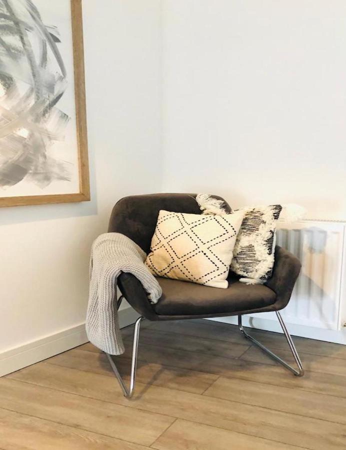 See Our Amazing Score At The Kepties - 5 X Luxurious Serviced Apartments - With Gardens - Fully Equipped - Free Parking - By Orion Short Stays - See Our Other Individual Listings --- This Is For Brand Awareness Only --- Арброт Екстер'єр фото