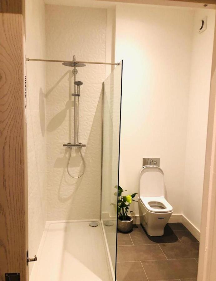 See Our Amazing Score At The Kepties - 5 X Luxurious Serviced Apartments - With Gardens - Fully Equipped - Free Parking - By Orion Short Stays - See Our Other Individual Listings --- This Is For Brand Awareness Only --- Арброт Екстер'єр фото