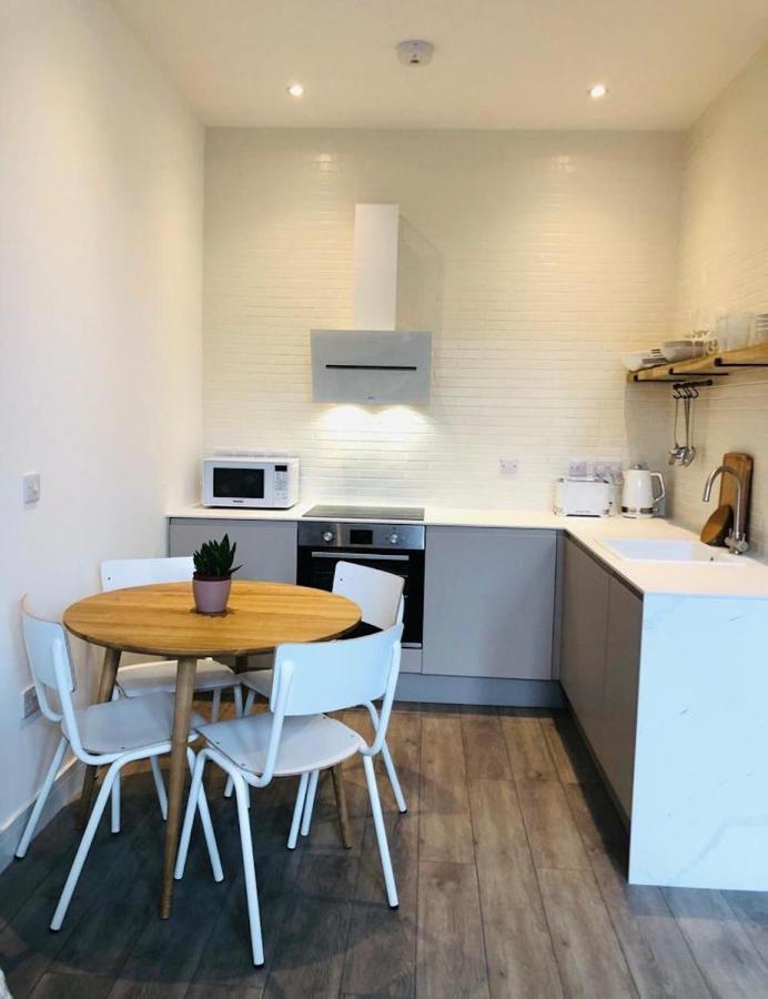 See Our Amazing Score At The Kepties - 5 X Luxurious Serviced Apartments - With Gardens - Fully Equipped - Free Parking - By Orion Short Stays - See Our Other Individual Listings --- This Is For Brand Awareness Only --- Арброт Екстер'єр фото