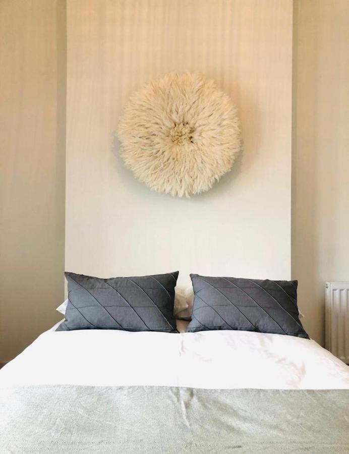 See Our Amazing Score At The Kepties - 5 X Luxurious Serviced Apartments - With Gardens - Fully Equipped - Free Parking - By Orion Short Stays - See Our Other Individual Listings --- This Is For Brand Awareness Only --- Арброт Екстер'єр фото