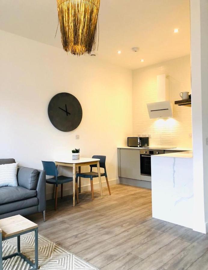 See Our Amazing Score At The Kepties - 5 X Luxurious Serviced Apartments - With Gardens - Fully Equipped - Free Parking - By Orion Short Stays - See Our Other Individual Listings --- This Is For Brand Awareness Only --- Арброт Екстер'єр фото